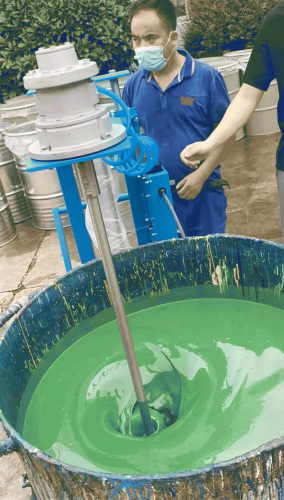 体验为王  -  德斯威气动升降搅拌机到客户处试机