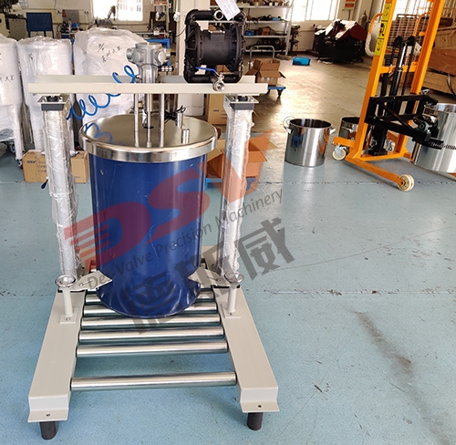 DAM6客户特定200L桶专用双气缸升降搅拌机出货